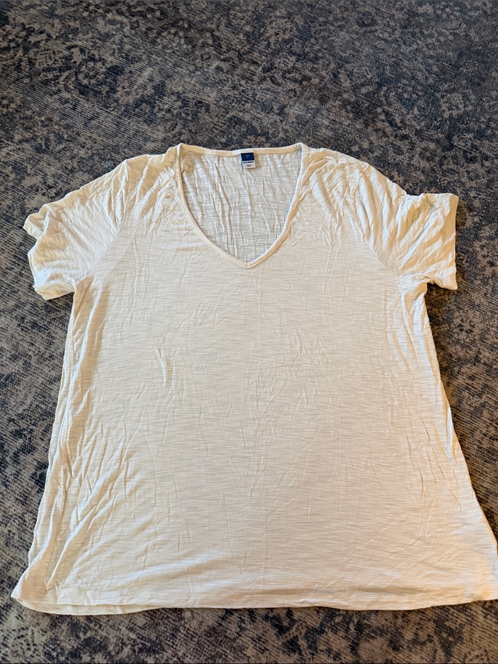 Old Navy Women's Ivory V-Neck Short Sleeve Tee